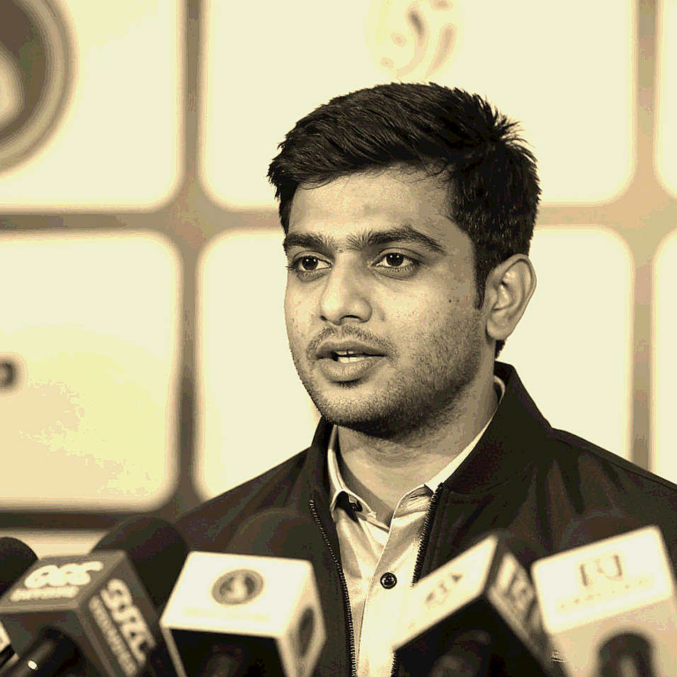 ৩৮ বছরের ভলকানভস্কি ও শূন্য-ফিনিশের ইভলোয়েভ: UFC 333-এর হিসাব-খাতা