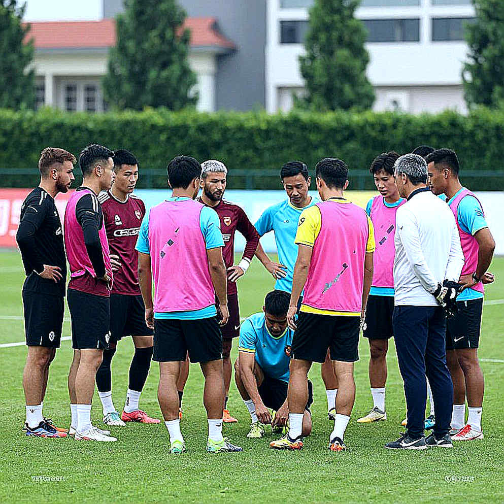 ট্রান্সফার উইন্ডোর কালো বাক্স: ব্লকচেইন কি মিথ্যার এই বাজার সারবে?